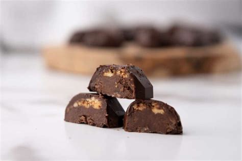 Chocolate Desserts - 57 Recipes (From Easy to Fancy) - Foodiosity