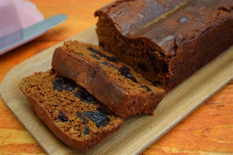 Sticky Malt Loaf from Lucy Loves | Malt loaf, Loaf recipes, Cake desserts