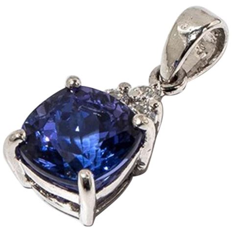 Untreated Tanzanite Pendant, 104.39 Carats For Sale at 1stDibs