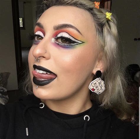 Gothic clown makeup : r/awfuleverything