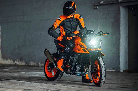 KTM Unveils 990 Duke: A Powerful Parallel-Twin with Distinctive Design | GearFliQ