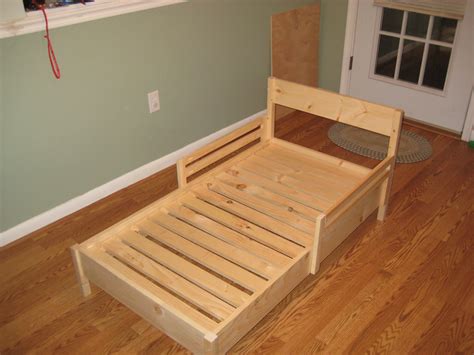 Daddy Daze Blog: Logan's Christmas Gift - Toddler Bed