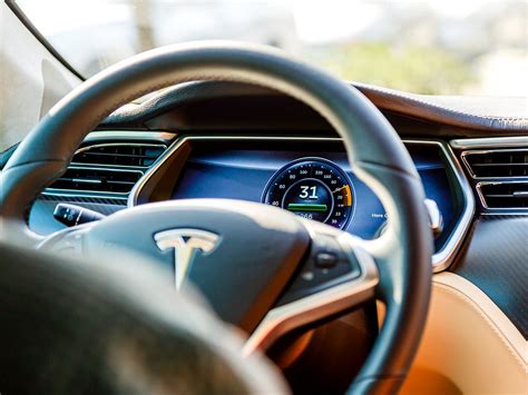 Tesla Places Big Bet on Vision-Only Self-Driving - IEEE Spectrum