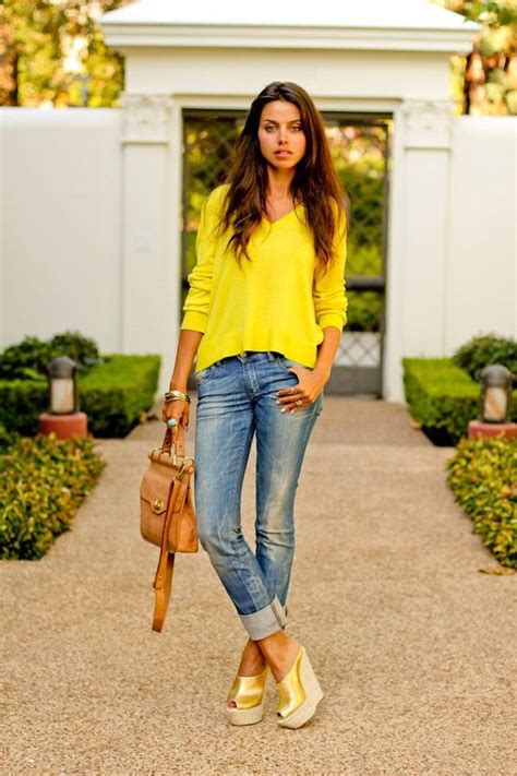 Yellow Shirt Outfit Women on Stylevore