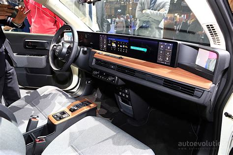 Honda E Prototype Shows Funky Interior in Geneva - autoevolution