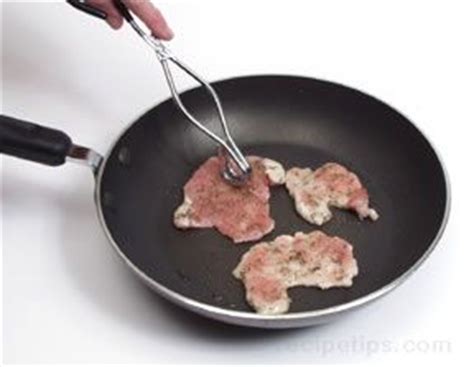 Sauteing Turkey - How To Cooking Tips - RecipeTips.com