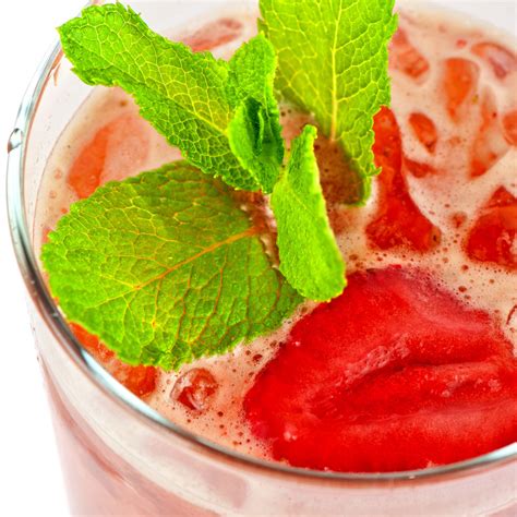 Strawberry-Mint Water Recipe | Natural Grocers