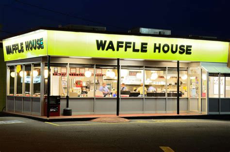 Waffle House Is Taking Reservations For Valentine's Day