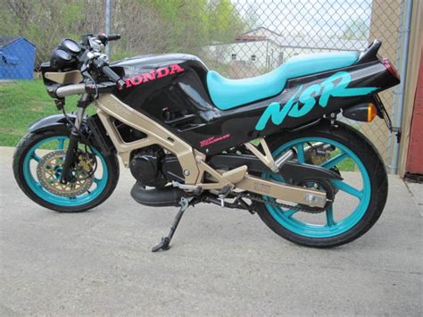 Honda Honda NSR125 - Moto.ZombDrive.COM