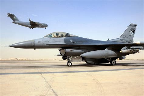 Meet the F-16 Fighting Falcon: The Old Fighter Jet That Keeps on ...