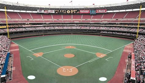 Riverfront Stadium | Cincinnati reds baseball, Cincinnati reds, Baseball park