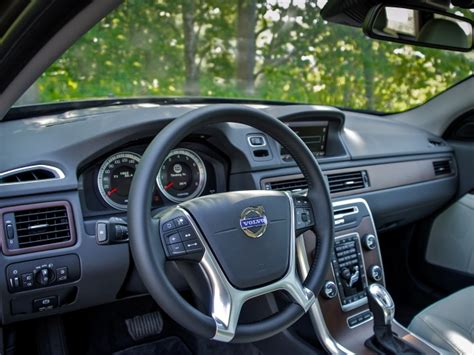 2016 Volvo XC70: 54 Interior Photos | U.S. News