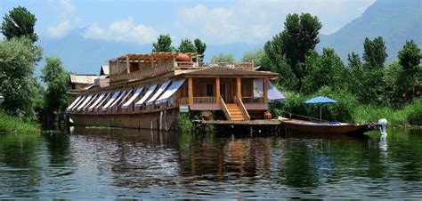 Sukoon Houseboat Kashmir | Srinagar 2020 UPDATED DEALS £82, HD Photos ...