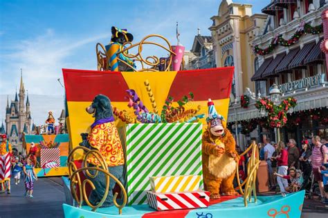 Parade in Main Street USA at the Magic Kingdom, Walt Disney World. Editorial Stock Image - Image ...