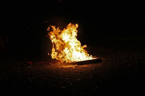 How to Take Photographs of Burning Fire | Contrastly