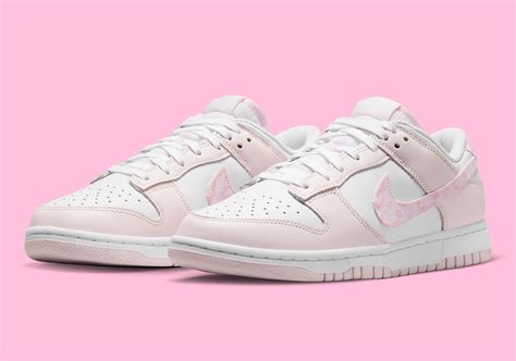 Nike Pink Dunks "Paisley" FD1449-100 | SneakerNews.com