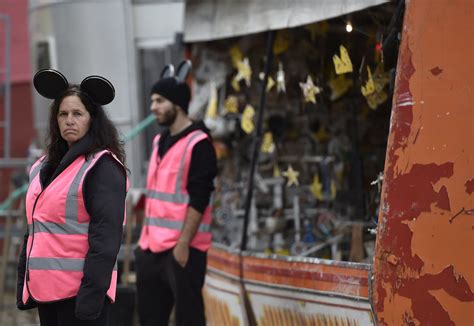 Banksy’s Dismaland - The New York Times