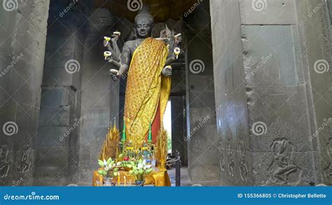 Wide Shot of a Vishnu Statue at the Entrance To Angkor Wat Temple Stock Image - Image of history ...