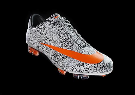 BREAKING: Cristiano Ronaldo Shows Off BRAND-NEW Leopard Print Nike Mercurial Superfly 360 Boots ...