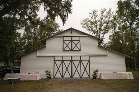 White barn | White barn, House styles, Outdoor structures