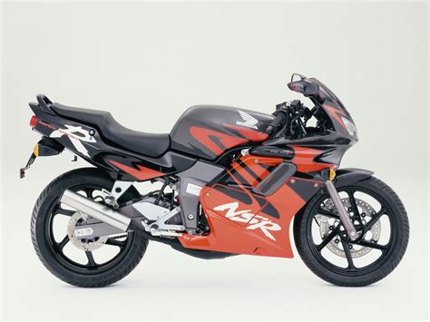 125cc Sportbikes: 2004 Honda NSR 125r