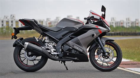 Yamaha YZF-R15 V3 2018 STD Bike Photos - Overdrive