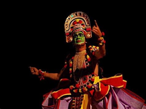 Top 10 Traditional Kerala Dance Forms That Will Enchant You! – Iris Holidays