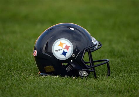 Ranking all 32 NFL helmets from worst to first