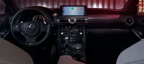 Interior del 2023 Lexus IS | Asientos del Lexus IS | Lexus de Ponce