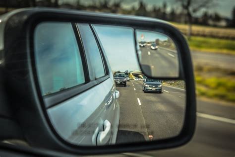 Tips for Adjusting Your Rear-View and Side-View Mirrors