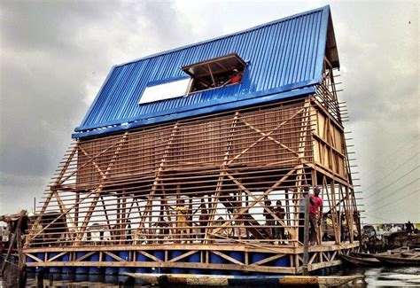 Makoko, a Floating Slum in Nigeria | Amusing Planet