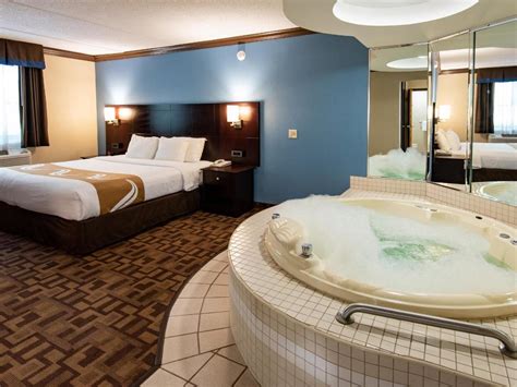 Hotels With Jacuzzi Tubs In Room Near Me / Hotel Hot Tub Suites - Private In-Room Jetted Spa Tub ...