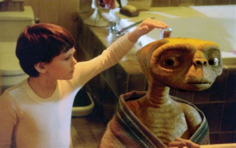 E.T.: The Extra-Terrestrial | film by Spielberg [1982] | Britannica