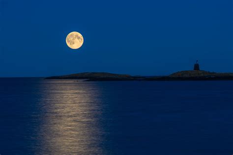 Moonlight Reflection In Sea, HD Nature, 4k Wallpapers, Images, Backgrounds, Photos and Pictures