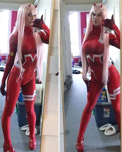 Zero Two cosplay to celebrate the new episode 🌸 : r/DarlingInTheFranxx