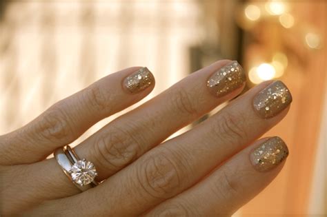 40 Best Examples Of Gold Glitter Nail Polish Art Just For You » EcstasyCoffee