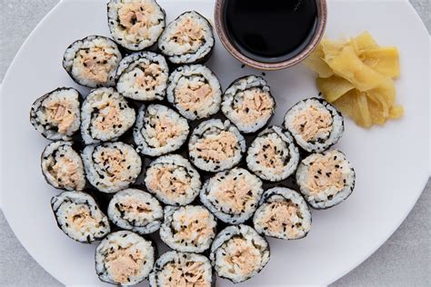 Makizushi (Japanese Sushi Roll) With Canned Tuna Recipe