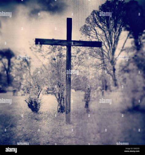 Old rugged cross Stock Photo - Alamy