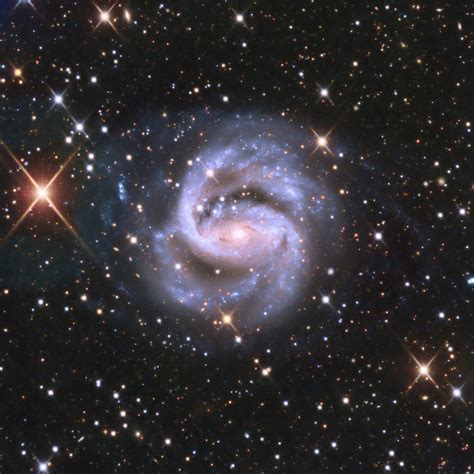 NGC 1672 A barred spiral and many faint background galaxies. - CCD/CMOS Astro Camera Imaging ...