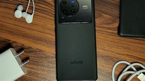 Vivo X80 Pro review: Can't shake budget tag despite good cameras, features | Reviews - Business ...