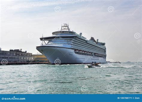 Venice port, Italy editorial photo. Image of city, historic - 105788771