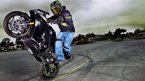 Stunting: A New Combination of Epic Motorcycle Skills and Stunt Riding - Industry Tap