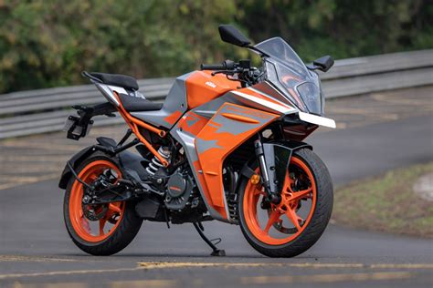 KTM RC 200 STD Price, Images, Mileage, Specs & Features