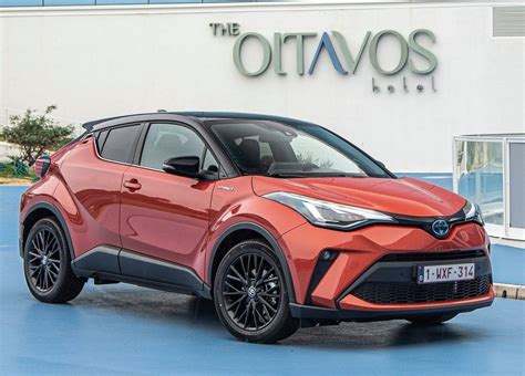 Toyota C-HR Facelift (2020) Specs & Price - Cars.co.za