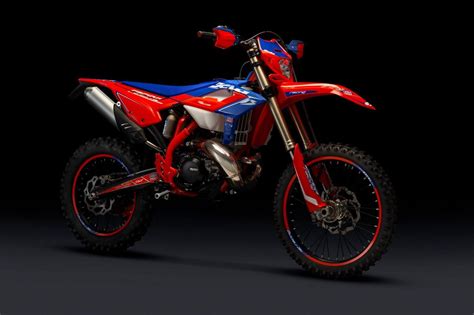 Nuovo Beta RR RACING ENDURO My 2023 disponibile da Ottobre · ALMA MOTO · CONCESSIONARIA BETA ...