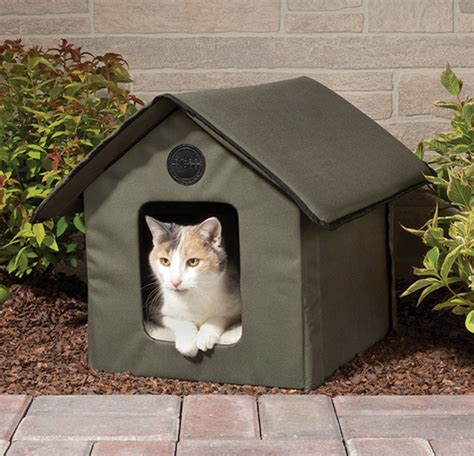 Heated Outdoor Cat House