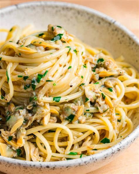 Linguine with Canned Clams - Sip and Feast