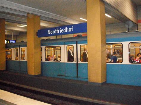 2010, Louis and Scottie, Germany, May: Munich-typical day-fine subway system, beautiful streets ...