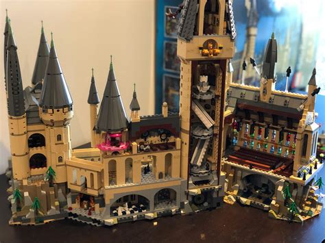 Review: building the epic 6000-piece Hogwarts Castle LEGO — Harry ...