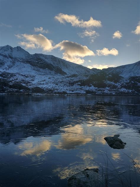 Winter walking in Snowdonia : r/Wales